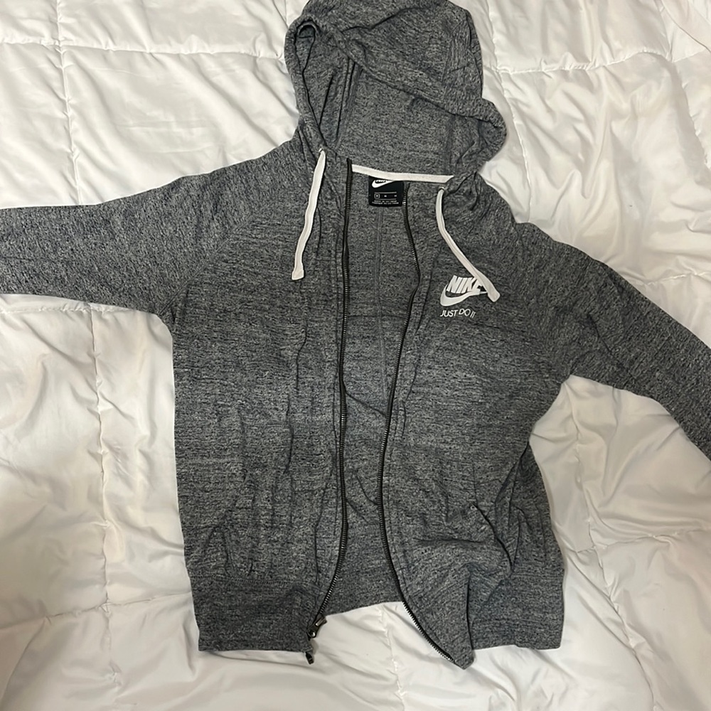 Nike just do it women’s zip up size medium soft stretchy, gray full zip